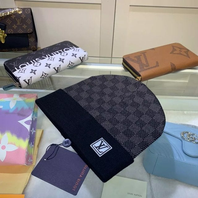 Louis Vuitton Mössa Mörk Grå