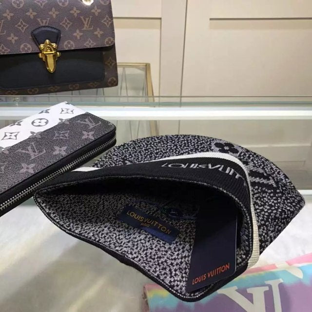 Louis Vuitton Mössa Monogram Vit