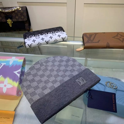 Louis Vuitton Mössa Grå