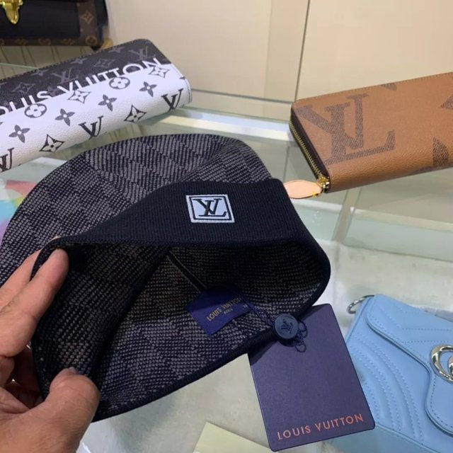 Louis Vuitton Mössa Mörk Grå